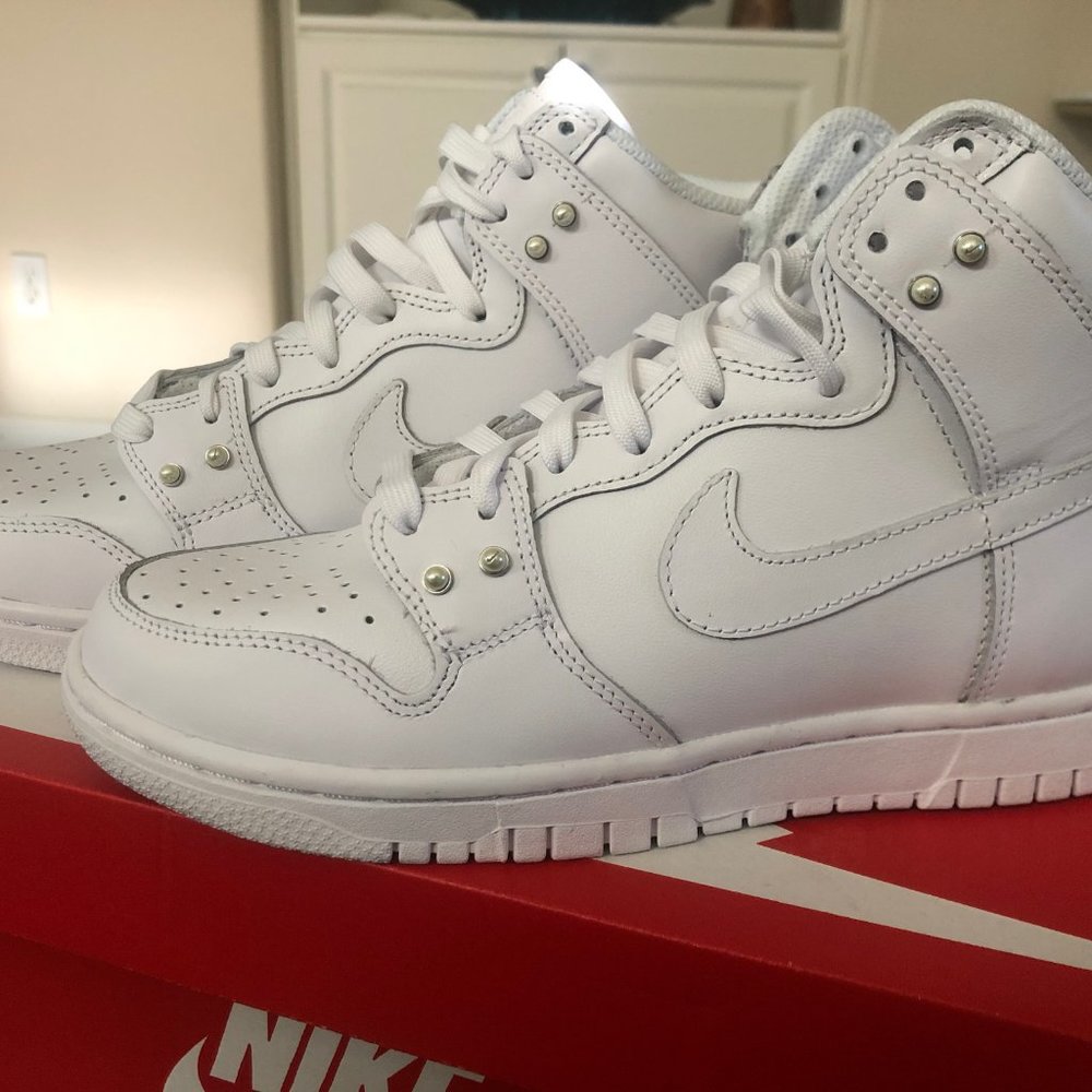 NIke Dunk High Top Sneaker Special Edition White Women's 7.5 / Men's 6 UK 5 38.5